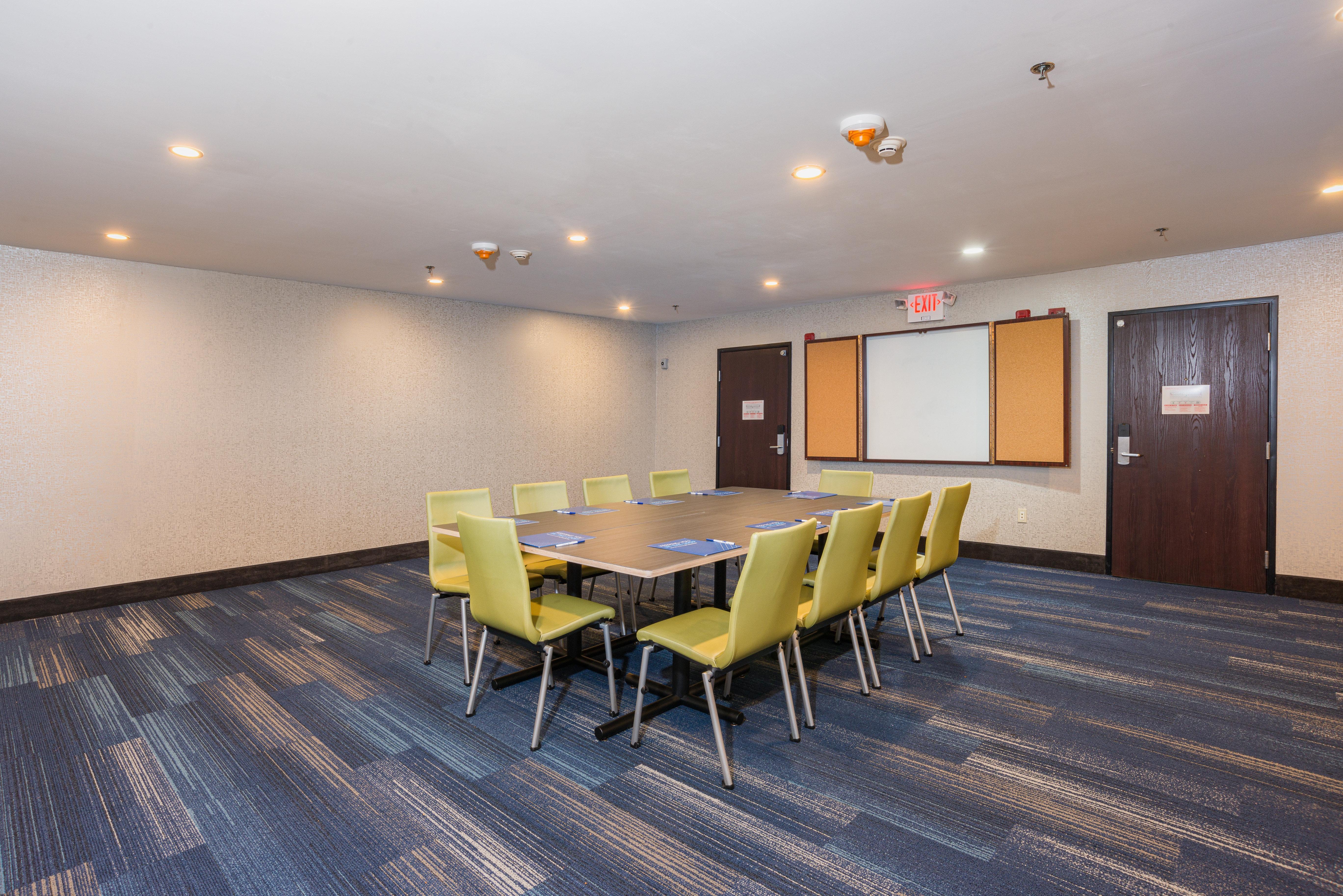 Holiday Inn Express Hotel & Suites Swansea By Ihg Экстерьер фото