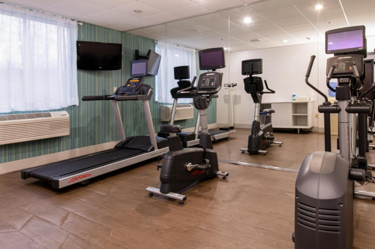 Holiday Inn Express Hotel & Suites Swansea By Ihg Экстерьер фото