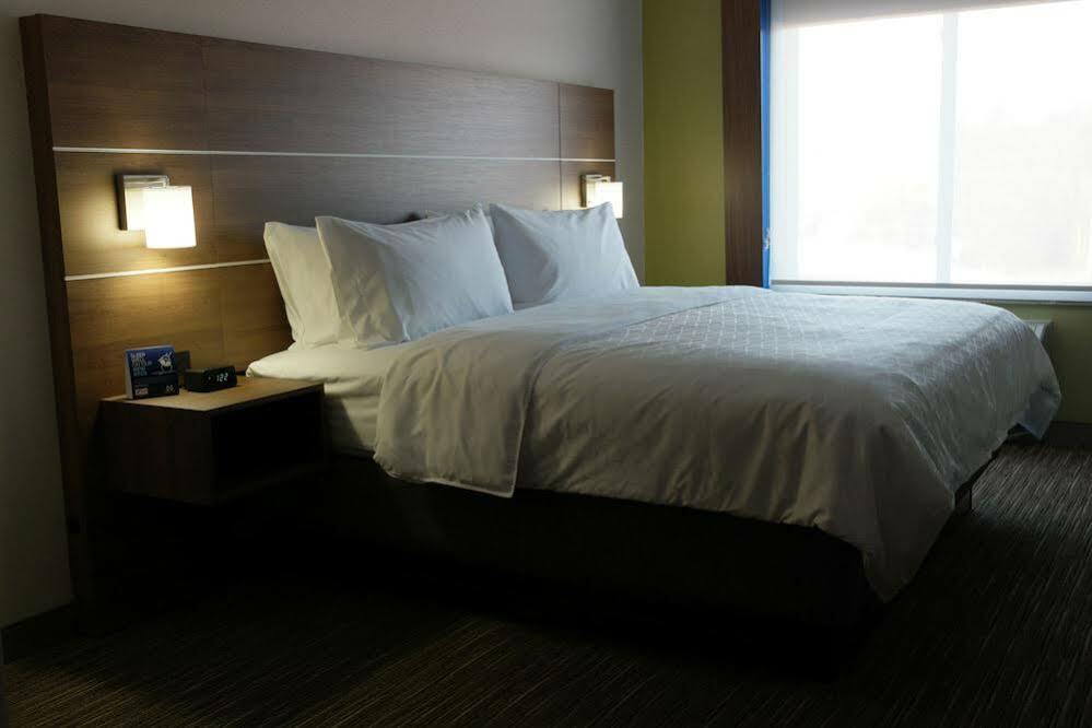 Holiday Inn Express Hotel & Suites Swansea By Ihg Экстерьер фото